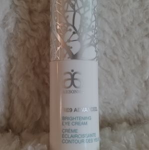 Arbonne re9 Advanced Brightening Eye corrective